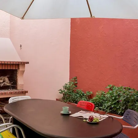 Apartment Joivy Exquisite With Patio In Graca Lisbon