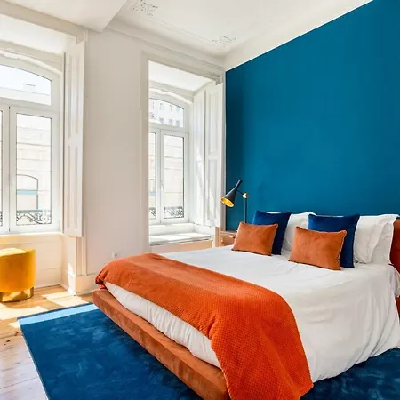 Joivy Exquisite With Patio In Graca Lisbon